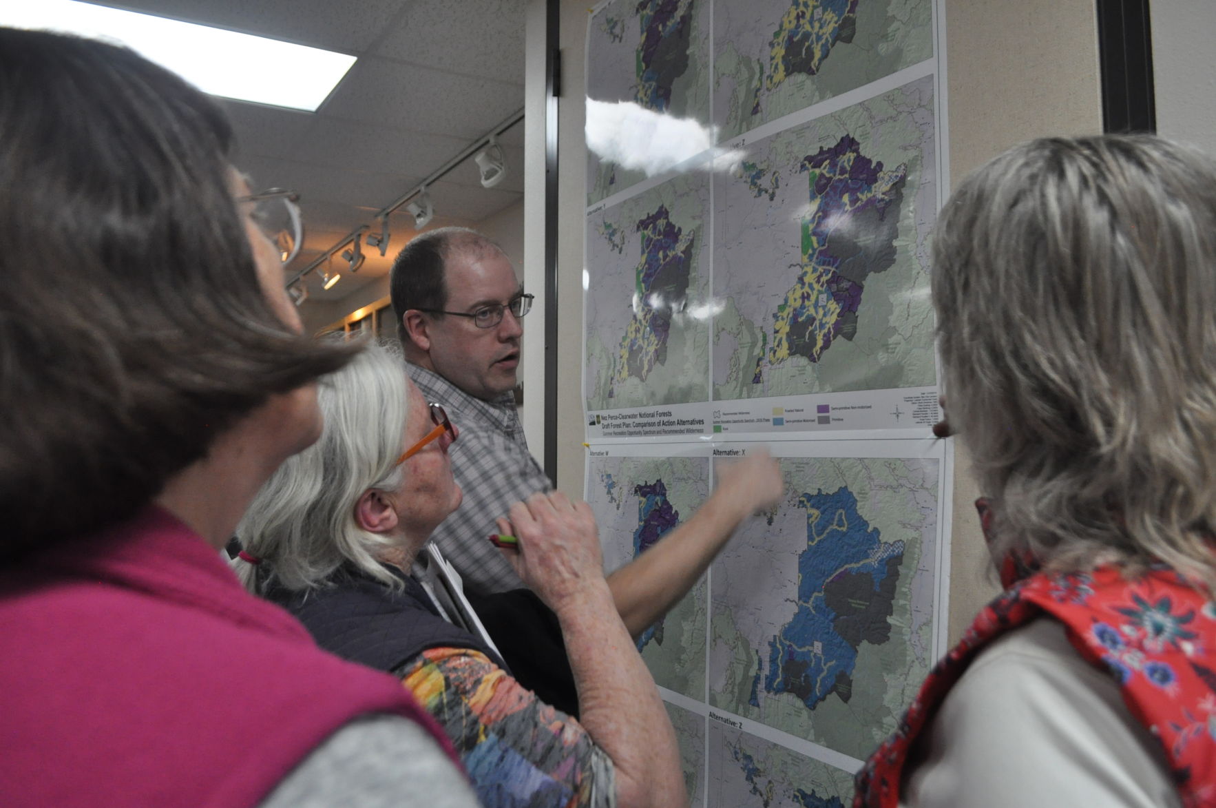 NEWS - Forest Revision plan mtg (3).JPG